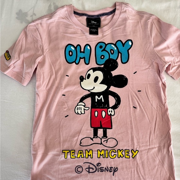 Disney LIMITED EDITION ARTIST SERIES Mickey Mouse Pink T-Shirt - Picture 1 of 8